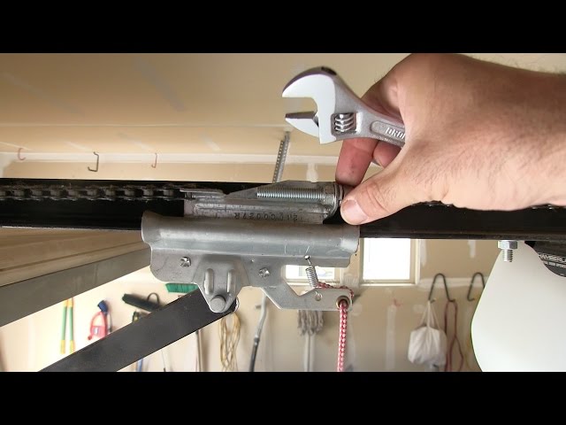 How to Make a Gap in Garage Door for Radiant Reflection